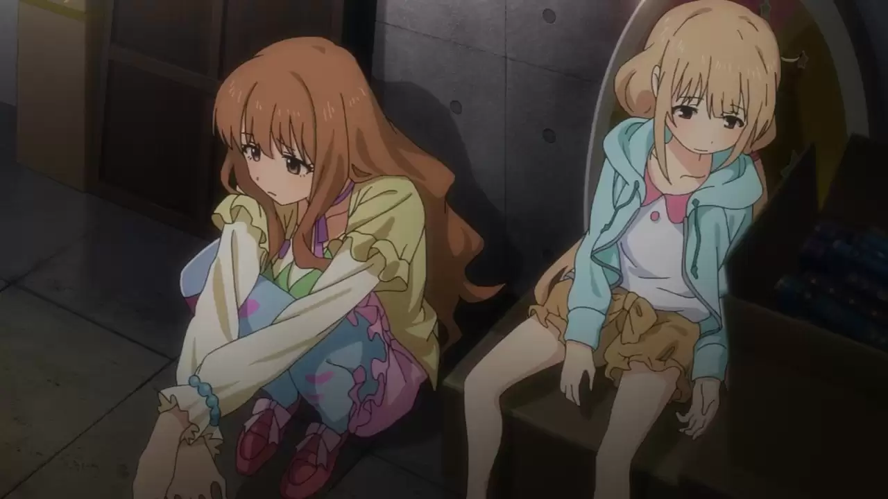 Жуынатын бөлмеде жұмыс алдында жыныстық қатынас Писка порносындағы жұдырық